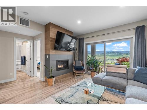206 Vineyard Way, Vernon, BC - Indoor Photo Showing Living Room With Fireplace