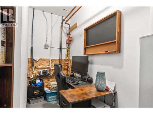 206 Vineyard Way, Vernon, BC - Indoor Photo Showing Office