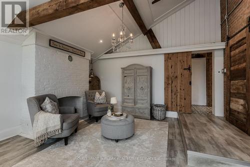 351 Rock Chapel Road, Hamilton, ON - Indoor