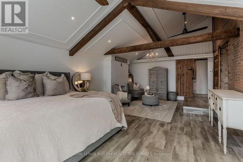 351 Rock Chapel Road, Hamilton, ON - Indoor Photo Showing Bedroom