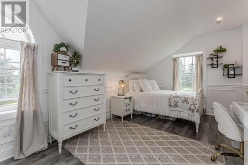 351 Rock Chapel Road, Hamilton, ON - Indoor Photo Showing Bedroom