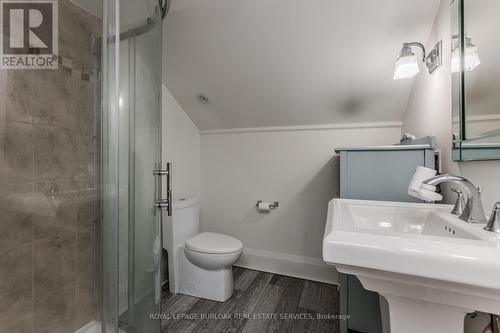 351 Rock Chapel Road, Hamilton, ON - Indoor Photo Showing Bathroom