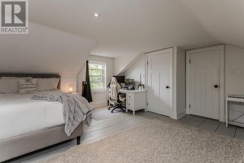 351 Rock Chapel Road, Hamilton, ON - Indoor Photo Showing Bedroom