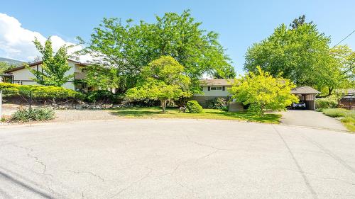 148 Woodlands Place  Penticton, BC V2A 3B3