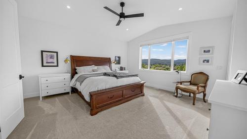 705 22Nd Avenue, Cranbrook, BC - Indoor Photo Showing Bedroom