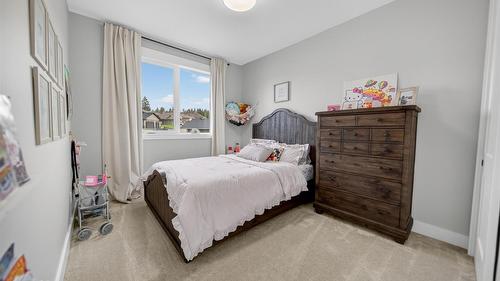 705 22Nd Avenue, Cranbrook, BC - Indoor Photo Showing Bedroom