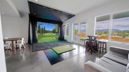 705 22Nd Avenue, Cranbrook, BC - Indoor Photo Showing Living Room
