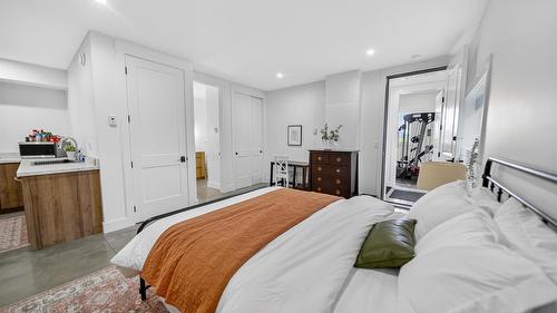 705 22Nd Avenue, Cranbrook, BC - Indoor Photo Showing Bedroom