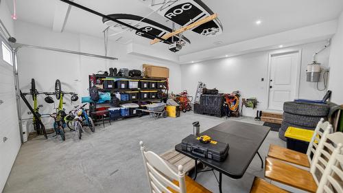 705 22Nd Avenue, Cranbrook, BC - Indoor Photo Showing Other Room