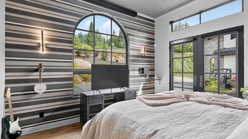 13210 Mccreight Road, Lake Country, BC - Indoor Photo Showing Bedroom