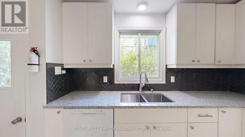 43 Walmer Gardens, London North (North K), ON - Indoor Photo Showing Kitchen