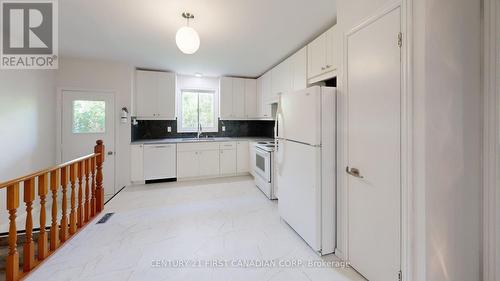 43 Walmer Gardens, London North (North K), ON - Indoor Photo Showing Kitchen