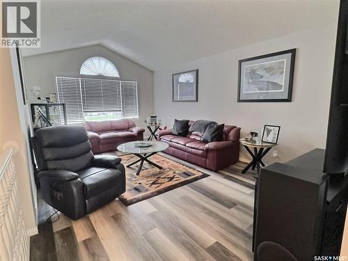 419 Clasky Drive, Estevan, SK - Indoor Photo Showing Living Room