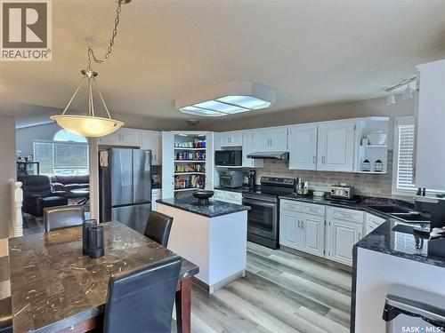 419 Clasky Drive, Estevan, SK - Indoor Photo Showing Kitchen