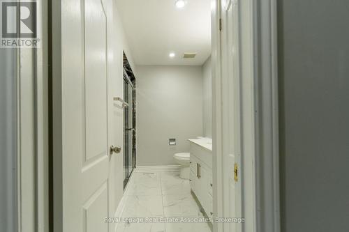 337 Hansen Road N, Brampton, ON - Indoor Photo Showing Bathroom