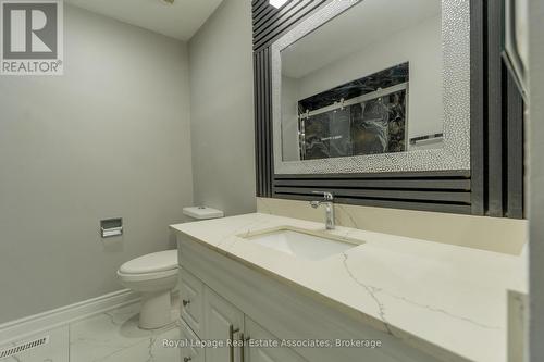 337 Hansen Road N, Brampton, ON - Indoor Photo Showing Bathroom