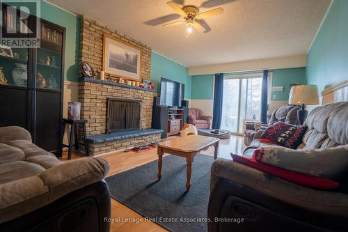 337 Hansen Road N, Brampton, ON - Indoor Photo Showing Living Room With Fireplace