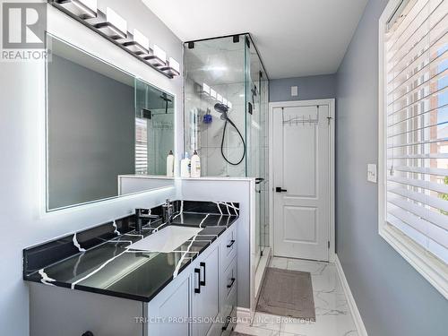 18 Sugarhill Drive, Brampton, ON - Indoor Photo Showing Bathroom