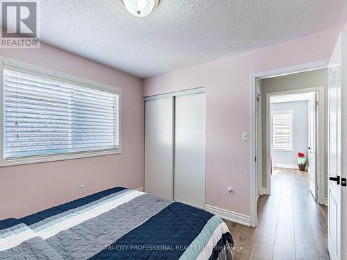 18 Sugarhill Drive, Brampton, ON - Indoor Photo Showing Bedroom