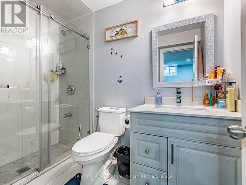 18 Sugarhill Drive, Brampton, ON - Indoor Photo Showing Bedroom
