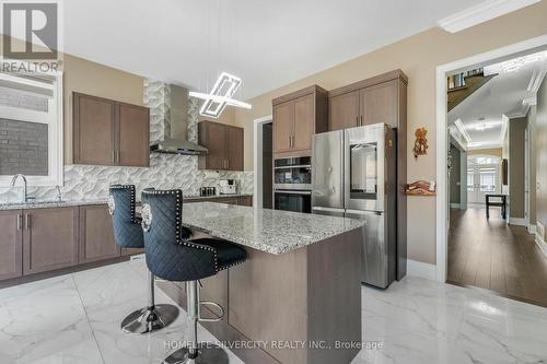 85 James Walker Avenue, Caledon, ON - Indoor Photo Showing Kitchen With Upgraded Kitchen