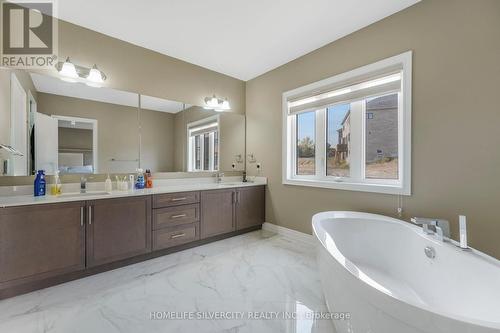 85 James Walker Avenue, Caledon, ON - Indoor Photo Showing Bathroom