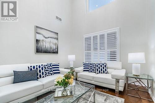 4110 Forest Run Avenue, Burlington, ON - Indoor Photo Showing Living Room