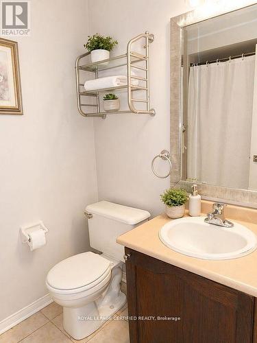 5126 Des Jardines Drive, Burlington, ON - Indoor Photo Showing Bathroom