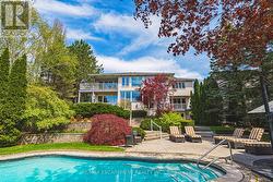 2 ANSLOW COURT  Hamilton, ON L9H 6Z2