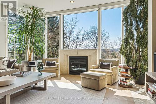 2 Anslow Court, Hamilton, ON - Indoor