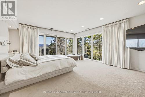 2 Anslow Court, Hamilton, ON - Indoor Photo Showing Bedroom