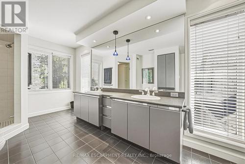 2 Anslow Court, Hamilton, ON - Indoor Photo Showing Bathroom