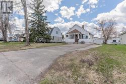 35 BOWMAN AVENUE Kapuskasing, ON P5N 1M9