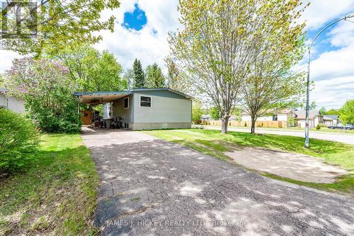1 Tamarack Street, Deep River, ON - Outdoor