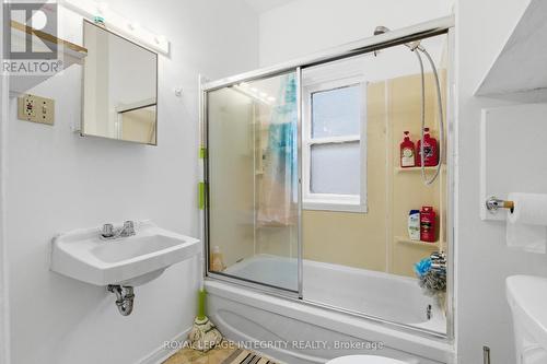 Unit 5 (second floor) bathroom - 634 Gladstone Avenue, Ottawa, ON - Indoor Photo Showing Bathroom