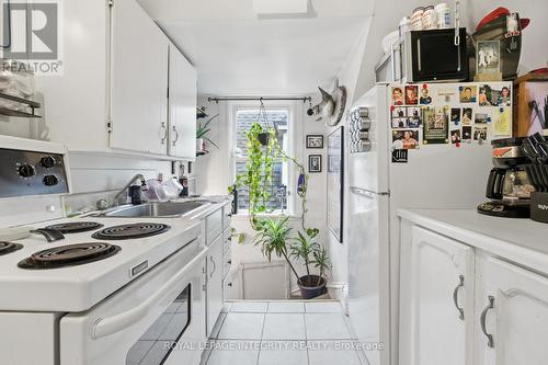 Unit 4 (third floor) kitchen - 634 Gladstone Avenue, Ottawa, ON - Indoor Photo Showing Kitchen