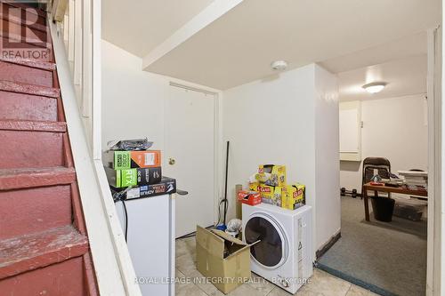 Unit #3 (basement) entry way - 634 Gladstone Avenue, Ottawa, ON - Indoor Photo Showing Laundry Room