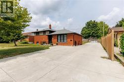 18 SILVERDALE Crescent  London, ON N5Z 4A4