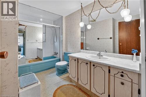 34 Bow Valley Drive Unit# 1, Hamilton, ON - Indoor Photo Showing Bathroom