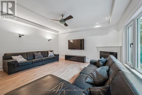 32 Forest Ridge Road, Erin, ON - Indoor Photo Showing Living Room
