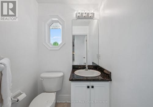 32 Forest Ridge Road, Erin, ON - Indoor Photo Showing Bathroom