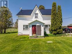 40 ELM STREET South Bruce Peninsula, ON N0H 2T0