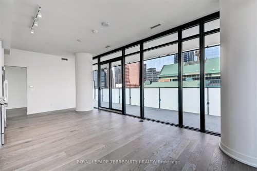 2911-25 Richmond Street E, Toronto, ON - Indoor Photo Showing Other Room