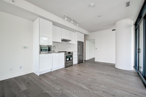 2911-25 Richmond Street E, Toronto, ON - Indoor Photo Showing Kitchen