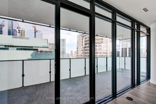 2911-25 Richmond Street E, Toronto, ON - Indoor Photo Showing Other Room