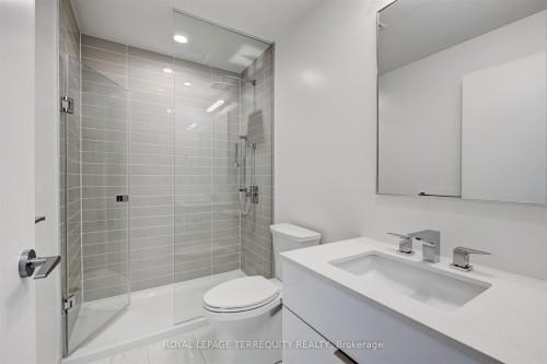 2911-25 Richmond Street E, Toronto, ON - Indoor Photo Showing Bathroom