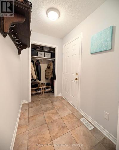 Mud Room from garage - 65 Osprey Crescent, Ottawa, ON 
