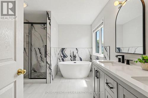 Primary En Suite Bath - 65 Osprey Crescent, Ottawa, ON 