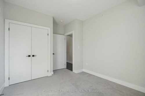 102-6 Spice Way, Barrie, ON - Indoor Photo Showing Other Room