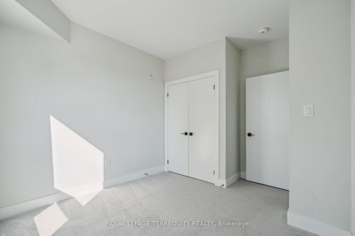 102-6 Spice Way, Barrie, ON - Indoor Photo Showing Other Room